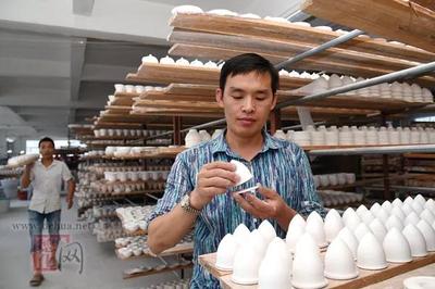 德化陶瓷產業提檔增效 技術推廣與軟件開發雙輪驅動